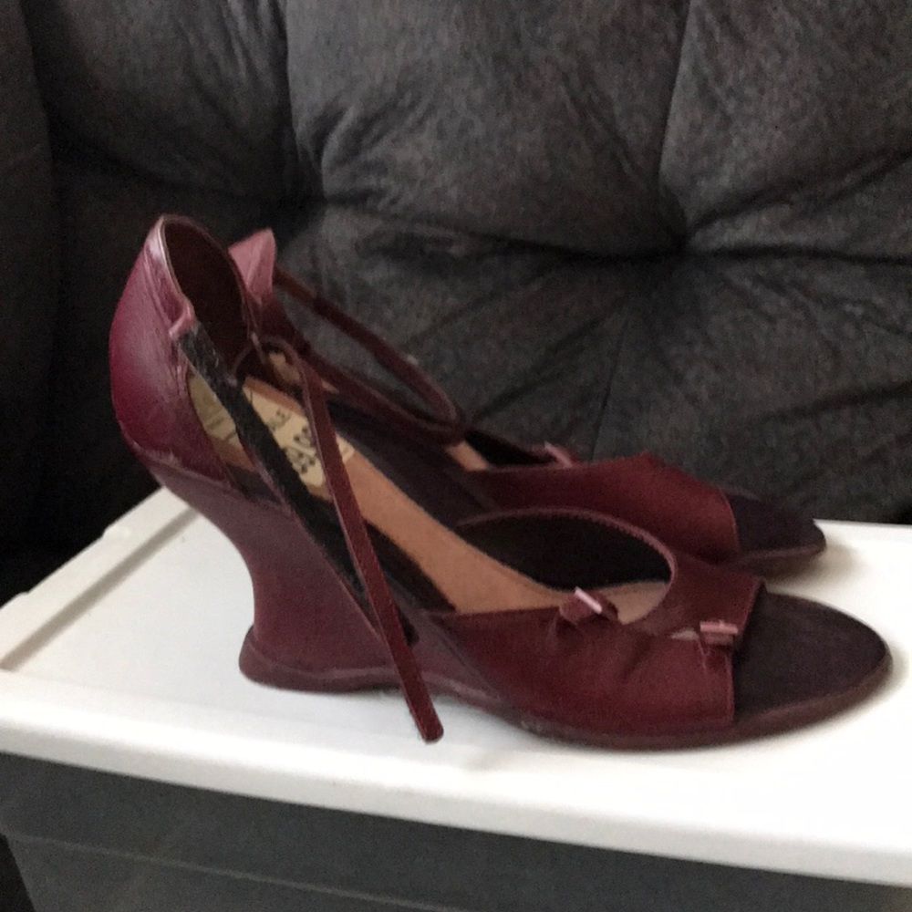 BCBG shoes